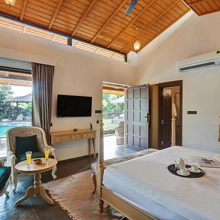 Stayvista'S The Earthen Boutique - City Escape With Spacious Pool, Terrace, Lawn & Indoor-Outdoor Games Udajpur Exteriér fotografie