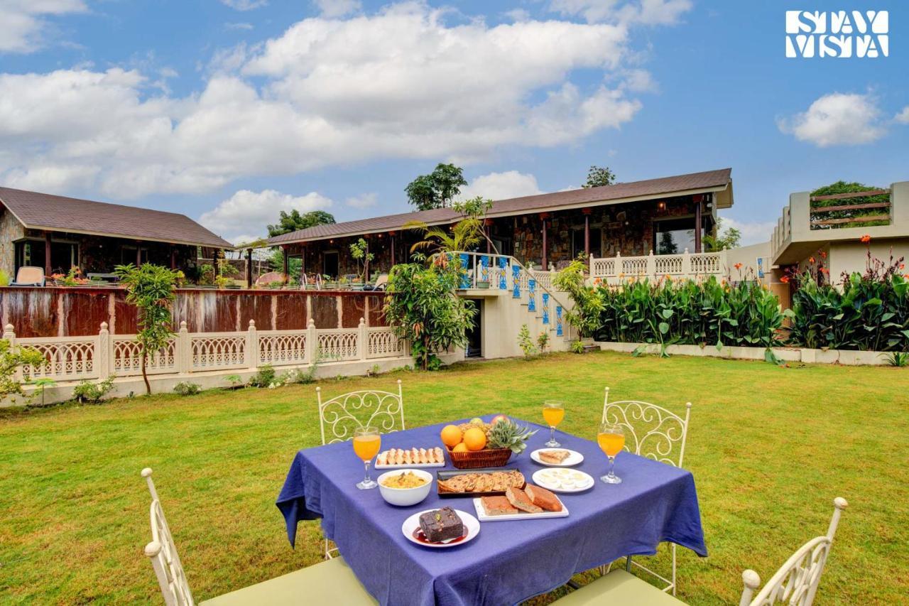 Stayvista'S The Earthen Boutique - City Escape With Spacious Pool, Terrace, Lawn & Indoor-Outdoor Games Udajpur Exteriér fotografie