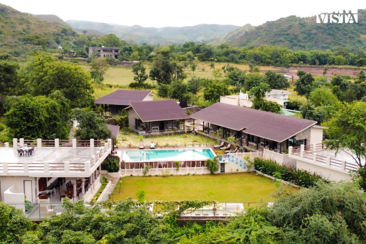 Stayvista'S The Earthen Boutique - City Escape With Spacious Pool, Terrace, Lawn & Indoor-Outdoor Games Udajpur Exteriér fotografie