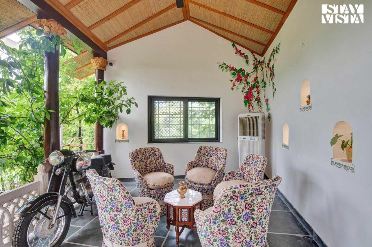 Stayvista'S The Earthen Boutique - City Escape With Spacious Pool, Terrace, Lawn & Indoor-Outdoor Games Udajpur Exteriér fotografie
