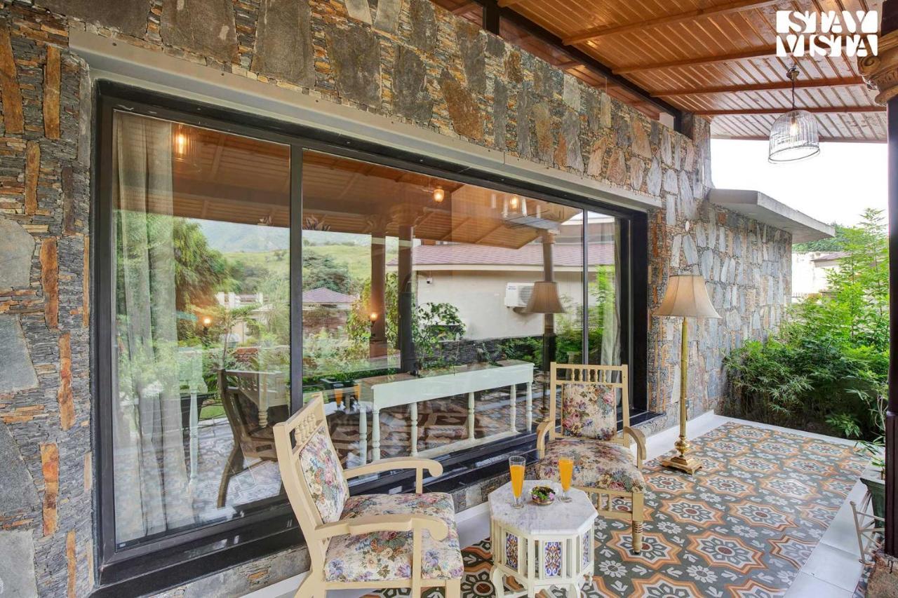 Stayvista'S The Earthen Boutique - City Escape With Spacious Pool, Terrace, Lawn & Indoor-Outdoor Games Udajpur Exteriér fotografie