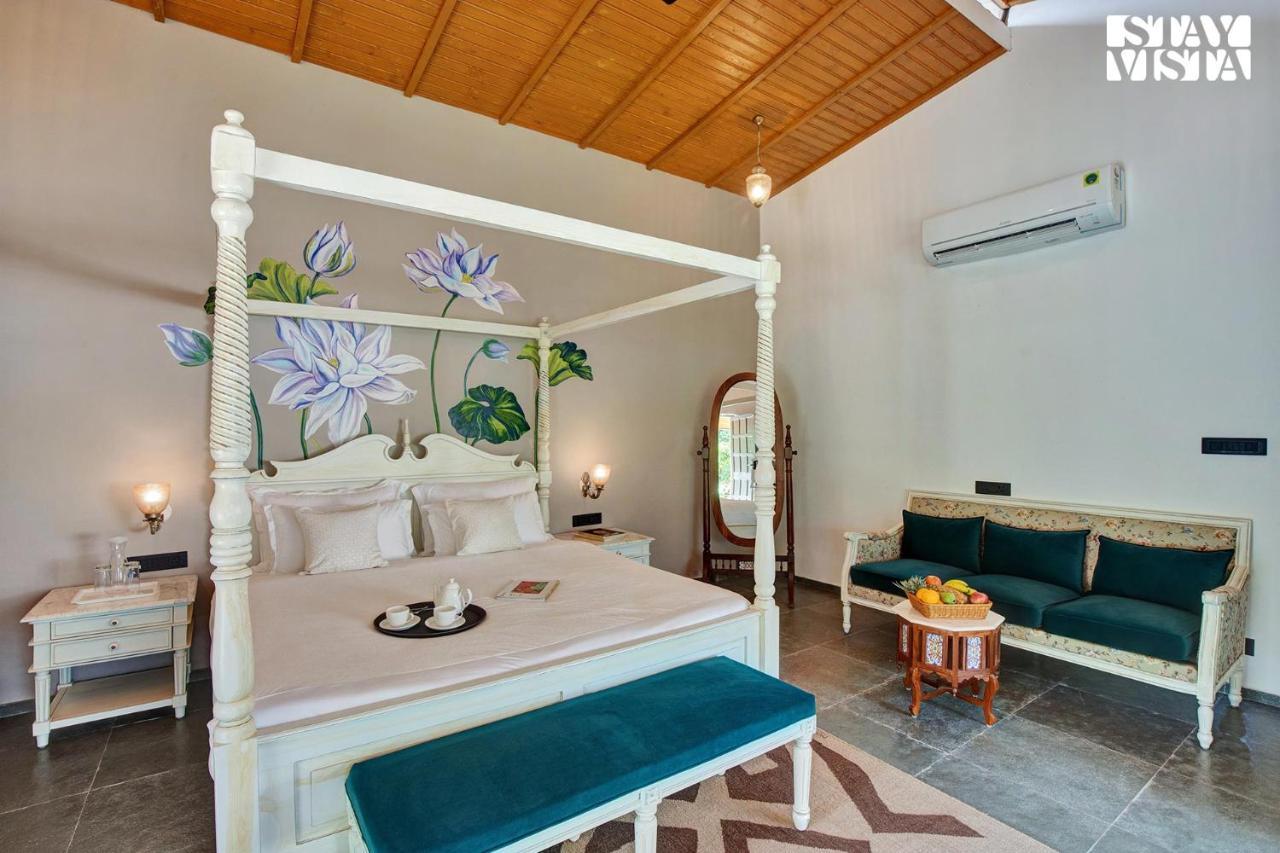 Stayvista'S The Earthen Boutique - City Escape With Spacious Pool, Terrace, Lawn & Indoor-Outdoor Games Udajpur Exteriér fotografie